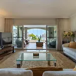 Awesome 3 Bedroom Apart. W/ 4 Terraces, Pool & Parking