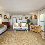 Awesome 3 Bedroom Apart. W/ 4 Terraces, Pool & Parking