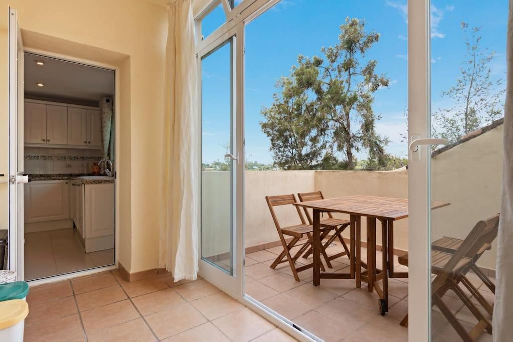 Apartment Awesome 3 Bedroom Apart. W/ 4 Terraces, Pool & Parking