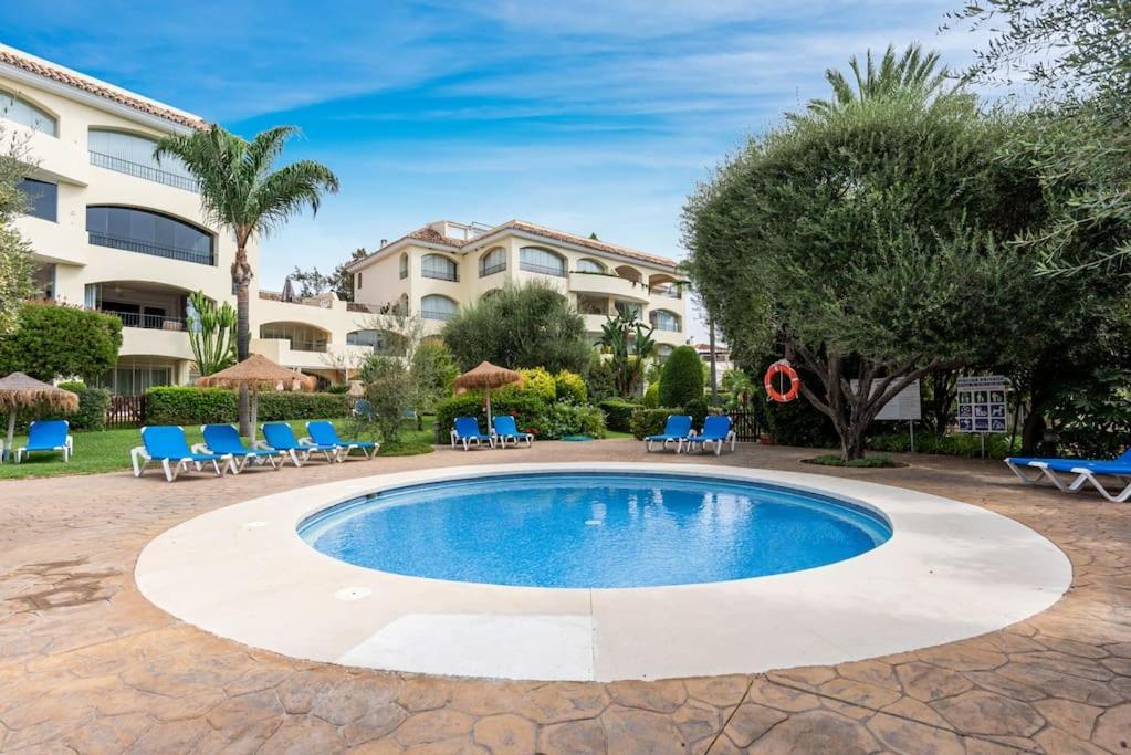 Awesome 3 Bedroom Apart. W/ 4 Terraces, Pool & Parking Apartment *