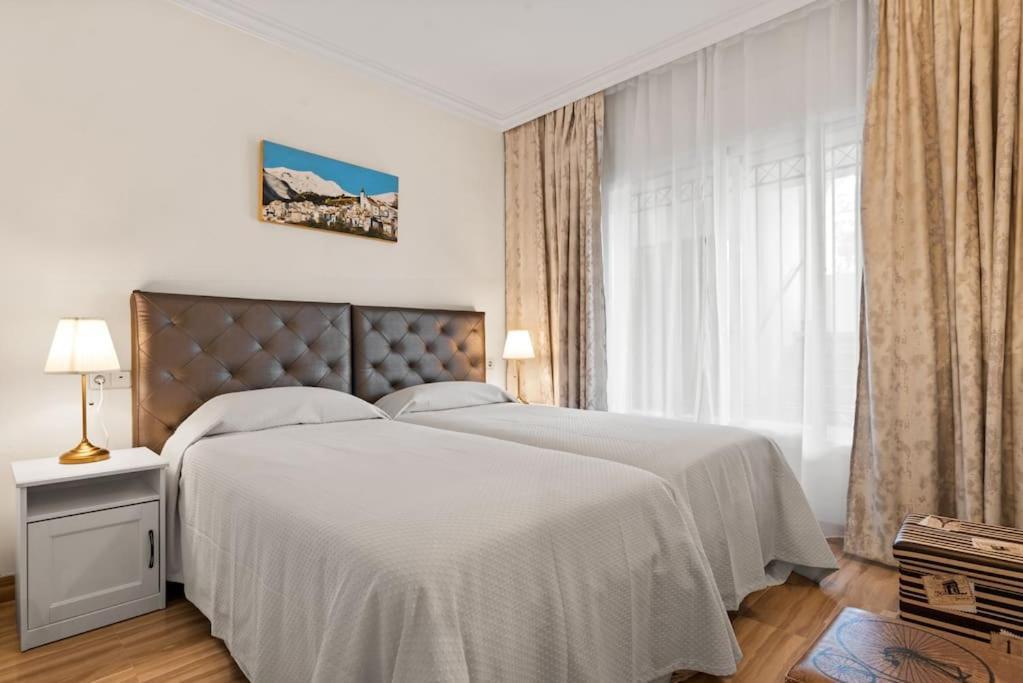 Apartment Awesome 3 Bedroom Apart. W/ 4 Terraces, Pool & Parking
