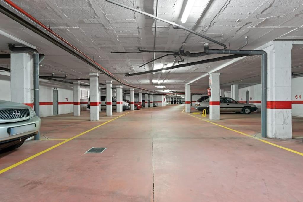 Awesome 3 Bedroom Apart. W/ 4 Terraces, Pool & Parking