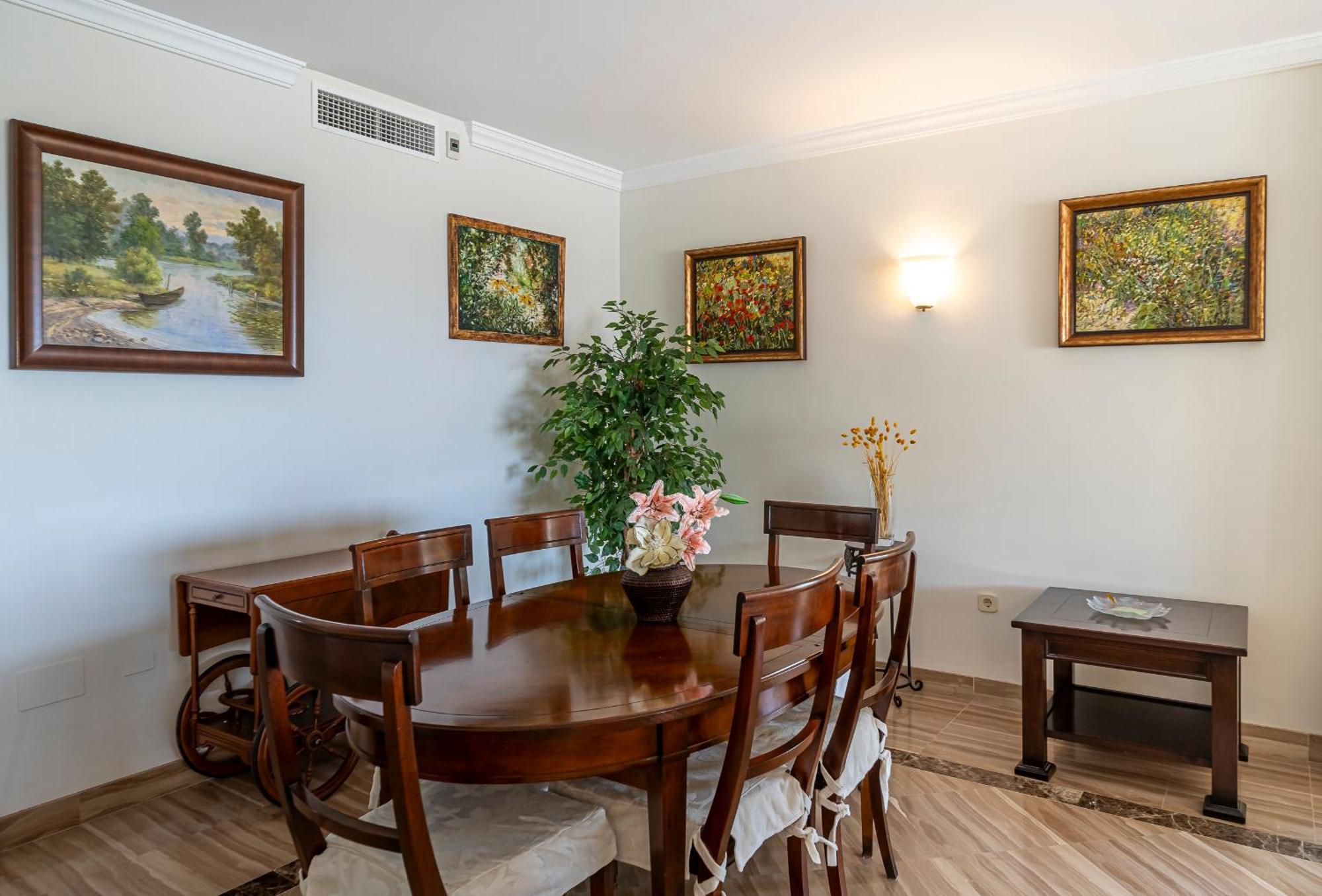 Awesome 3 Bedroom Apart. W/ 4 Terraces, Pool & Parking Apartment